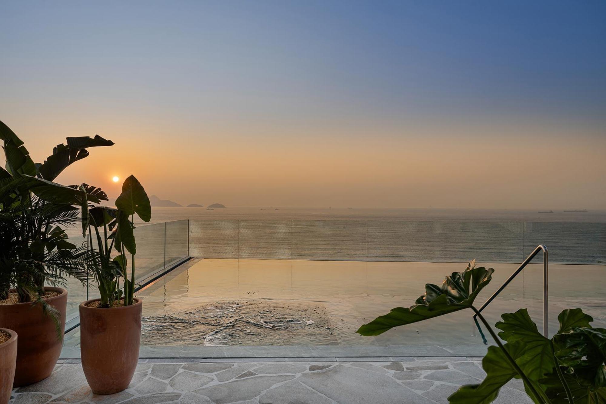 Rio Othon Palace Río de Janeiro Exterior foto The pool deck of the hotel